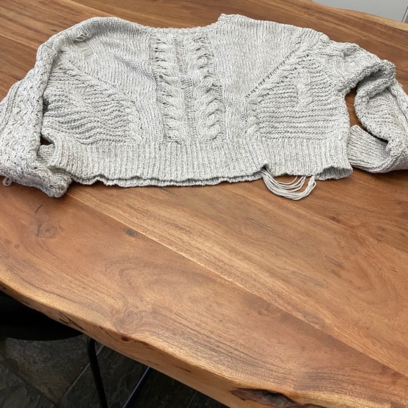 Wild fox xsm crop distressed sweater - Picture 2 of 4